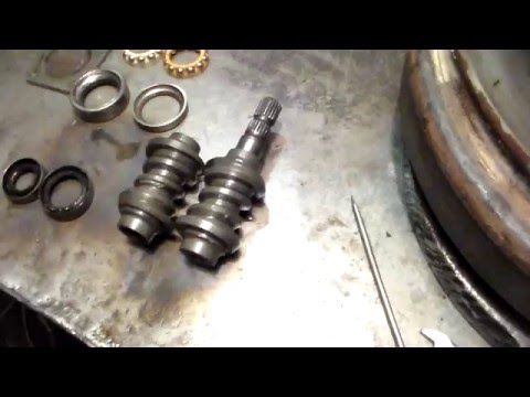 Видео: Замена червяка вала руля и его дефектовка.Replacing the worm wheel shaft and Troubleshooting.