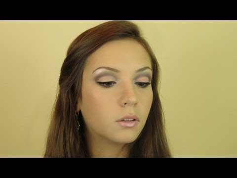 Видео: Персиково-серый макияж из рекламы Max Factor