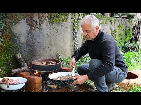 Видео: Приготовление самых вкусных козьих отбивных в глиняном горшочке | Рецепт сладкого яичного хлеба