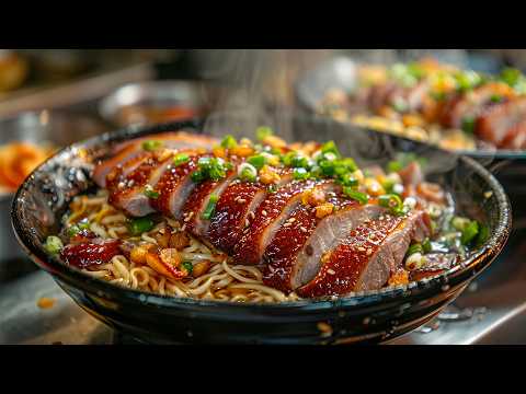 Видео: Аппетитная уличная еда и улица Хэллоуина в Ханое, Вьетнам / Коллекция MUST-TRY