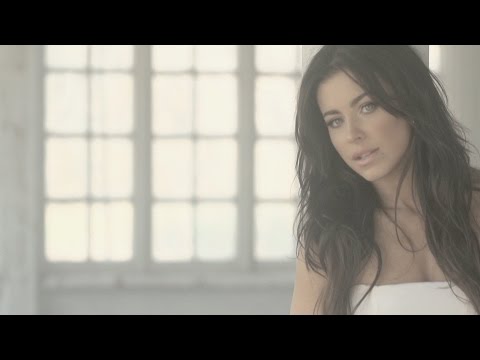 Видео: Ани Лорак — Обними меня крепче