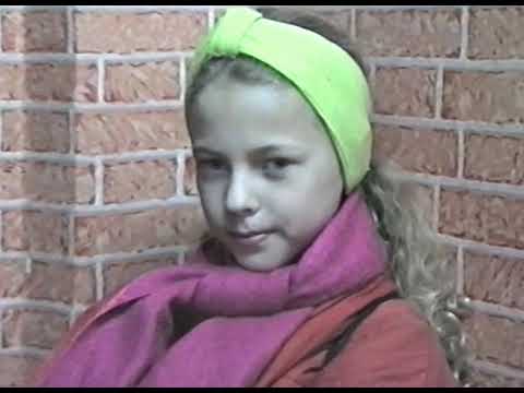 Видео: Прогулка по ГОРОДУ 90-х! Весеннее НАСТРОЕНИЕ! Двор! Банк! Рынок!