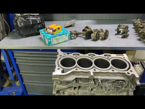 Видео: Тойота Королла Е160 1.6 1ZR-FE.Удалили катализатор и полетело масло.Расточка блока в 0.50.