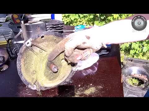 Видео: Разбираю двигатель Briggs & Stratton 450 series.