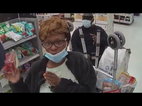 Видео: ЖЕНЩИНА ПОЛУЧИЛА НЕУДАЧНУЮ ПЫТКУ ОБМАНА В WALMART, ПОЛУЧИВ НЕСКОЛЬКО ТЕЛЕВИЗОРОВ!