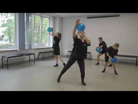 Видео: 3 занятие Мастерской современной хореографии - импровизация