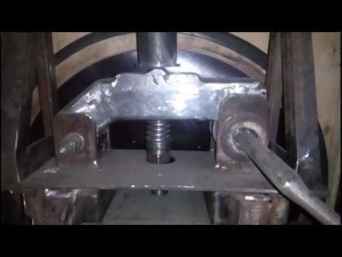 Видео: Самодельная ленточная пила из металла