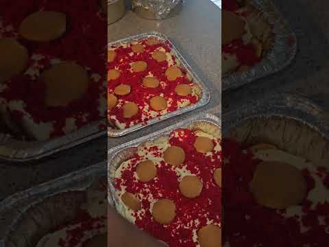 Видео: ГОТОВИМ БАНАНОВЫЙ ПУДИНГ «КРАСНЫЙ ВЕЛЬВЕТ» 😋😋 #красный #бархат #банан #пудинг #банановыйпудинг #д...