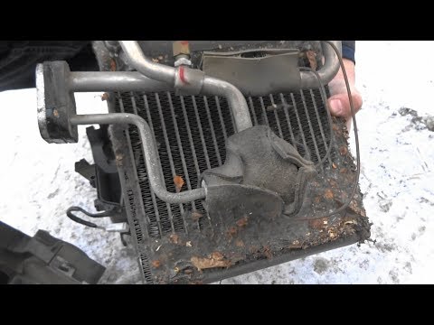 Видео: Чистка испарителя кондиционера на Mazda Demio