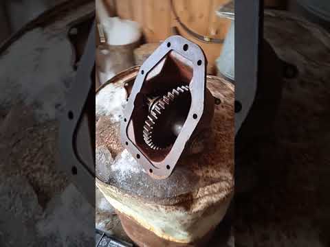 Видео: Снимаем заднее колесо и ремонтируем МТЗ 80Л с мостом ГАЗ 66.