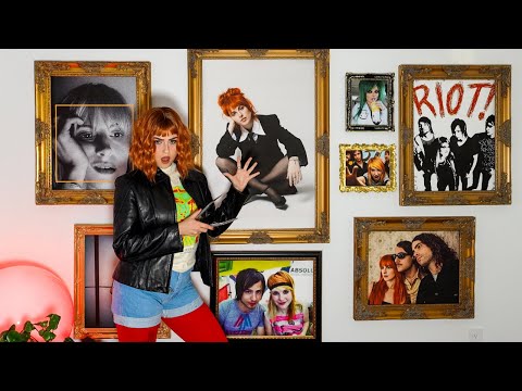 Видео: Девушка, постоянно находящаяся в сети, объясняет историю Paramore.