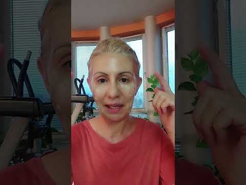 Видео: Великолепна маска за лице само с 2 съставки - изцедено кисело мляко и мед! @ Фейс йога със Силвия