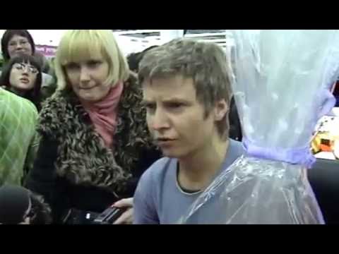 Видео: Автограф-сессия Светланы Сургановой. 28.02.2010