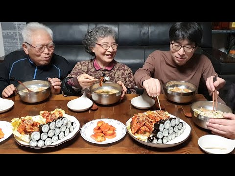 Видео: Южнокорейский Чунгму Гимбап Мукбан~! (Супер простой рецепт рыбного пирога удон)