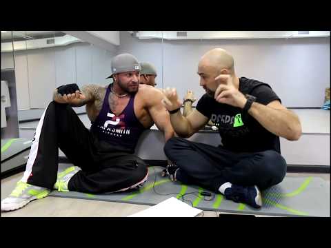 Видео: СЕКРЕТЫ БОДИБИЛДИНГА С Папой Смитом и Вадюхой