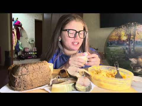 Видео: МУКБАНГ СКУМБРИЯ СВИНОЖОР НА НОЧЬ