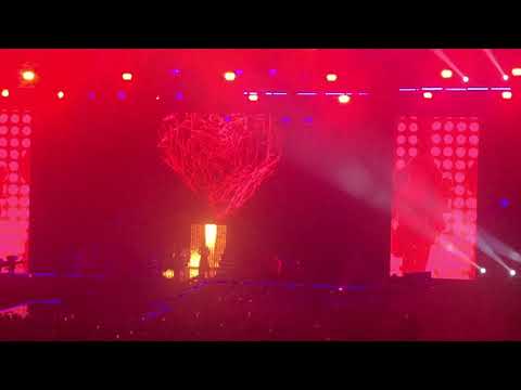 Видео: LOBODA - Постой мужчина. Минск /Минск-Арена. 08.12.2018