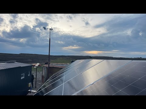 Видео: Солнце и ветер в автономном энергообеспечении питомника растений.