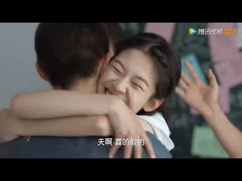 Видео: красивый босс разрешил кризис, Золушка бросилась в его объятия