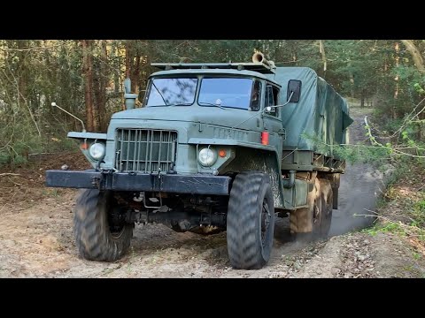 Видео: Урал 375 & КрАЗ 214 im Gelände 6x6 Offroad V8 2020