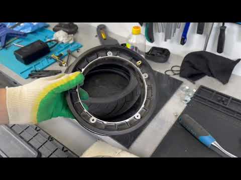 Видео: Ninebot Max G3 замена задней покрышки, шиномонтаж на моторе.