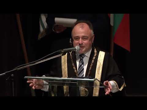 Видео: Церемонията по дипломиране на Випуск 2024 част 1