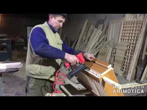 Видео: сборка рамок и натяжка проволоки пневмостеплером.