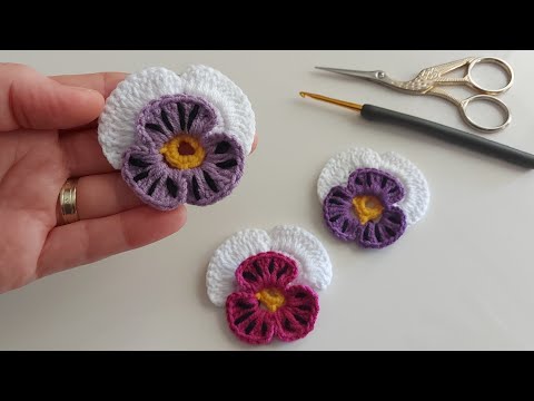 Видео: ВЯЗАННЫЕ КРЮЧКОМ ЦВЕТОЧКИ / Как связать анютины глазки и цветы / Вязание крючком цветочных узоров