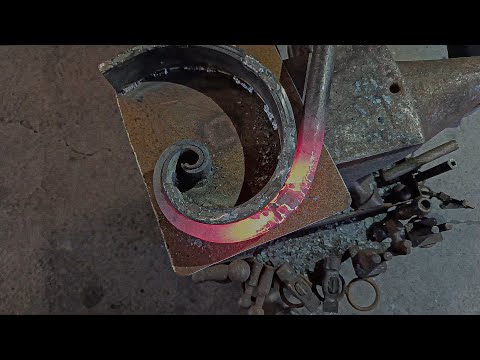 Видео: 💥КОВКА ЗАВИТКОВ ИЗ 30 КРУГЛЯКА #forging #metalwork #geflynd #blacksmith