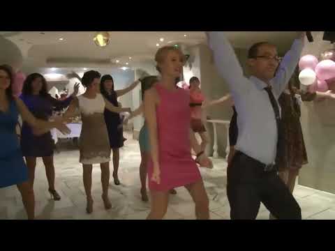 Видео: Света зажигает под металл