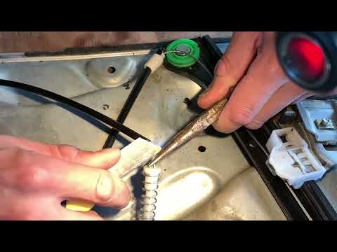Видео: Замена троса стеклоподъемника VW Passat B5 пассат B5