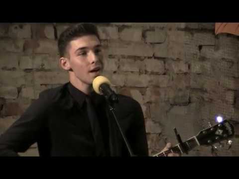 Видео: ПОМОЛИМСЯ ЗА РОДИТЕЛЕЙ... Максим ДРОЖЖИН, Синий троллейбус, Клайпеда 28.10.2018.