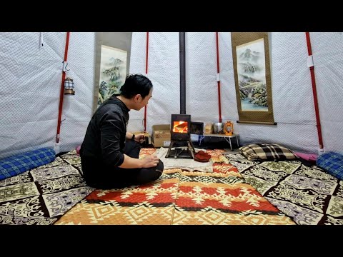 Видео: МОРОЗ -20°! В ЮРТЕ +48°! В ЛУННУЮ НОЧЬ ОДНИ НА ЛЕДНИКЕ С ДОМАШНИМ КОМФОРТОМ!
