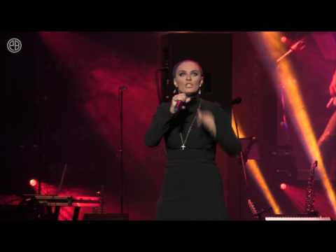 Видео: Елена Ваенга. БКЗ Октябрьский 07.07.2017. Первое отделение.