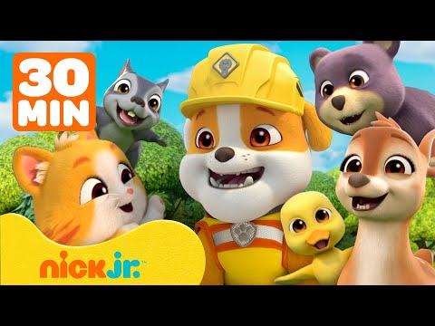 Видео: Крепыш и команда | Rubble спасает милых малышей в Builder Cove! | 30 минут | Nick Jr. Cyrillic