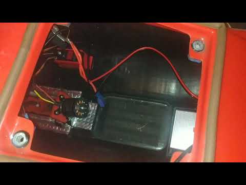 Видео: установка эхолота лаки 918 на карповый кораблик собственными руками.