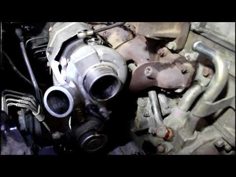 Видео: Как снять ГБЦ двигателя 4M41 на Mitsubishi Pajero 2008 Мицубиси Паджеро 3,2 литра  1часть