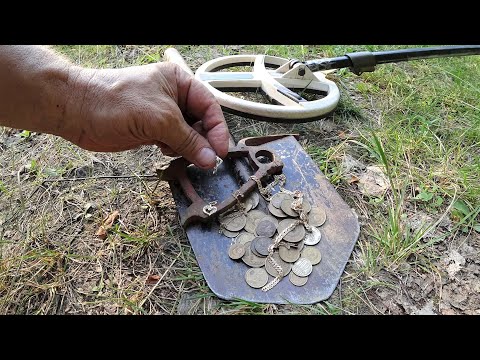 Видео: СБОР ЗОЛОТА на ЛЫЖНОЙ ТРАССЕ ЛЕТОМ с МЕТАЛЛОДЕТЕКТОРОМ для ЗОЛОТА!!