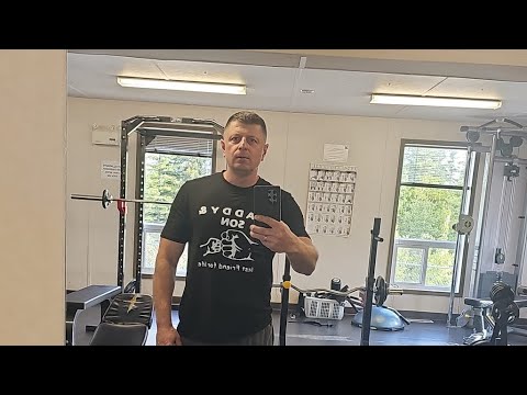 Видео: “Моя жизнь на Oilfield в Канаде — Реальный обзор кэмпа!”