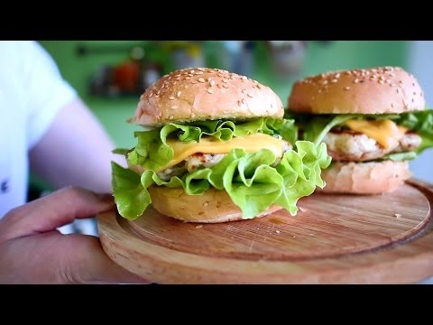 Видео: Острый тайский бургер