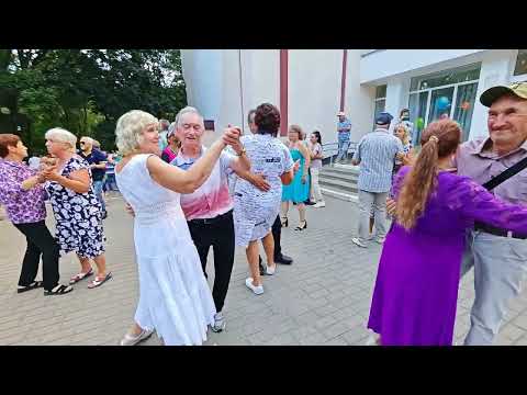 Видео: 16.08.25г... "Дым Сигарет с Ментолом"... гр. "НЕНСИ"... Гомель, Парк, Танцы... 