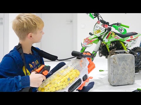 Видео: Испачкал весь Дом.  Что за ФИГНЯ? МОТОЦИКЛ В ДОМЕ. БРОС ШОУ.