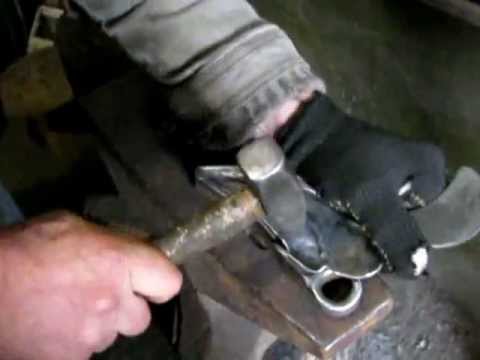 Видео: Кузня Семенюка Чеканка листа металлического