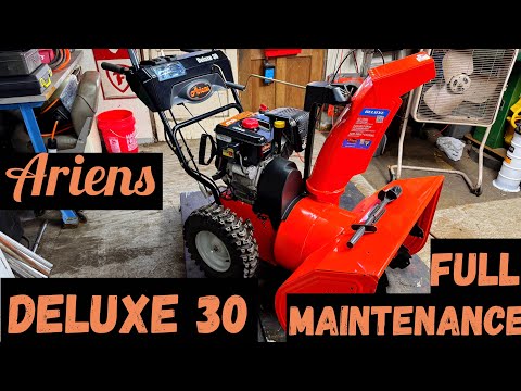 Видео: Замена масла Ariens Deluxe 30 + ежегодное обслуживание + очистка карбюратора