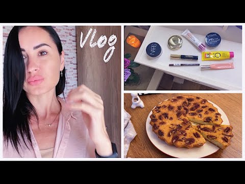 Видео: Пальчики ОБЛИЖЕШЬ 😋 | Декоративная косметика 👄 МОЙ МИНИМУМ | Расхламление - Новый шкаф 🔥