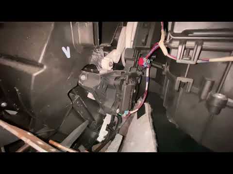 Видео: Не греет печка дует холодным воздухом Toyota camry