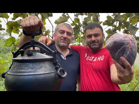 Видео: Как Вкусно Пожарить Курицу, Приготовить Сердце Говядины и Запечи Целую Голову Быка