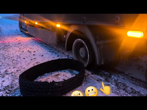 Видео: Взорвались 2 колеса 😲рейс на Красноярск, погода жесть 😬снег, гололёд, фуры в кувете ‼️