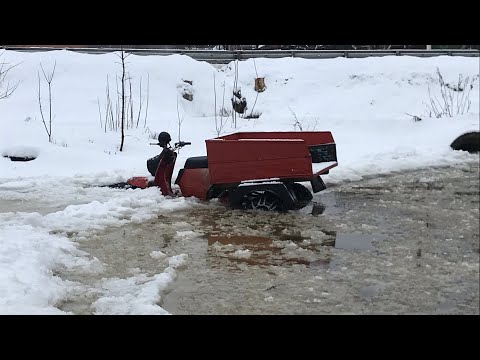 Видео: Мотороллер муравей убирает снег. Устройство, показ в работе + бонус.