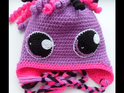 Видео: Как вязать глазки и ушки для зверошапки(. children's knitted cap - pony) (baby#4)